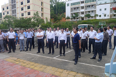 南平市市委書記裴金佳、市長林寶金率市委市政府全部領(lǐng)導(dǎo)及各市縣主要領(lǐng)導(dǎo)一行蒞臨我公司視察指導(dǎo)