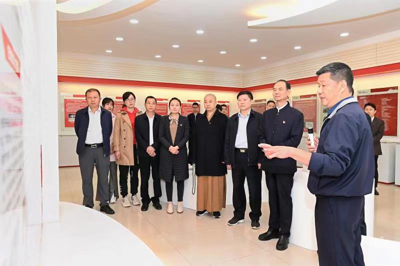 福建省人大常委會(huì)黨組書(shū)記、副主任雷春美和全國(guó)人大代表到順昌虹潤(rùn)等地調(diào)研