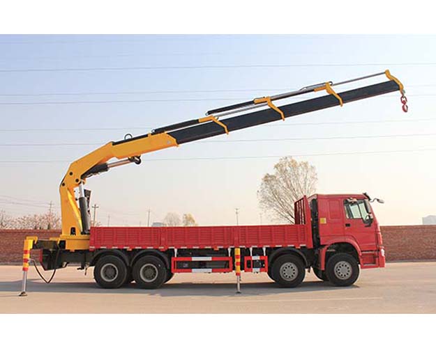 隨車(chē)起重動(dòng)輸車(chē)、隨車(chē)吊